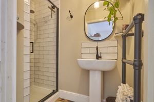 En Suite- click for photo gallery